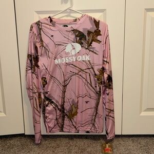NWT pink camo mossy oak long sleeve top